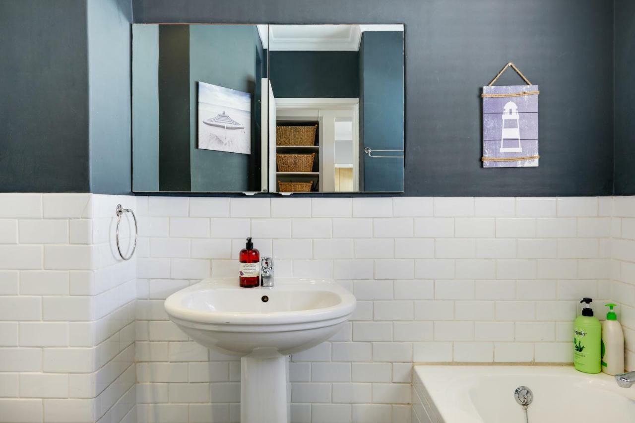 Backup-Powered Bantry Bay View 2 Bed Apartment Cape Town Luaran gambar